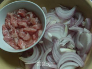 洋葱炒肉丝的做法步骤：1