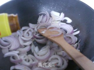 洋葱炒肉丝的做法步骤：3