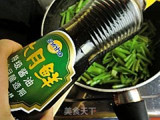 芹菜炒猪肝--春日养肝的做法步骤：9
