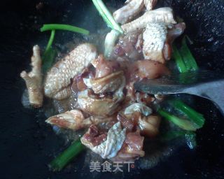 土豆炒鸡腿的做法步骤：7