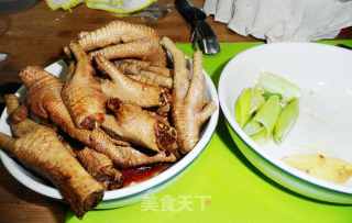 酥软卤凤爪的做法步骤：7