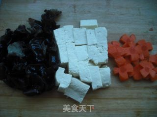 青菜木耳豆腐汤的做法步骤：5