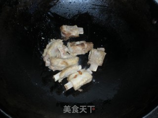 糖醋排骨的做法步骤：2