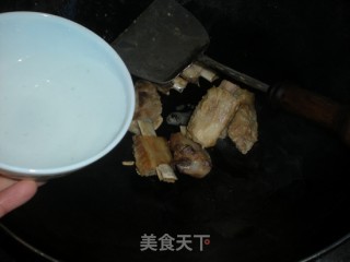 糖醋排骨的做法步骤：3