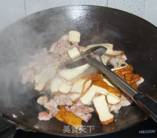 茶干青椒炒肉丝的做法步骤：8