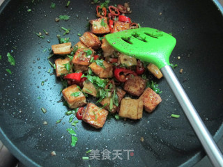 素食也够味：椒盐豆腐的做法步骤：7