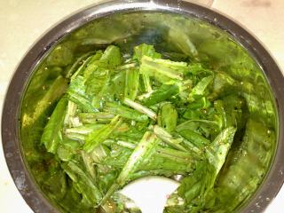 【平淡的幸福】蚝油陈醋拌油麦菜的做法步骤：3