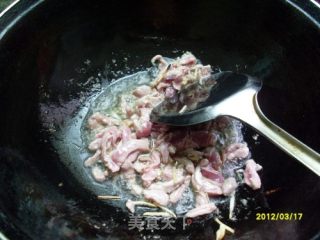 美味的芹菜丝炒肉的做法步骤：5