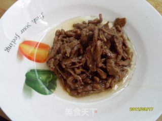 美味的芹菜丝炒肉的做法步骤：7