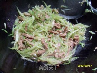 美味的芹菜丝炒肉的做法步骤：10