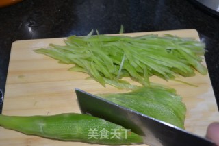凉拌莴笋丝的做法步骤：2