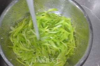 凉拌莴笋丝的做法步骤：5