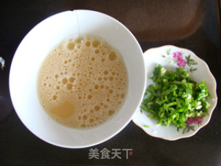 葱香蛋炒饭的做法步骤：1