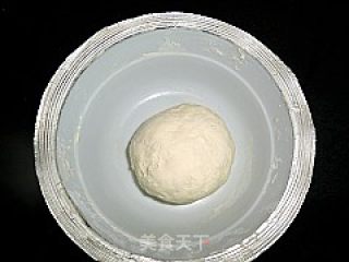 荠菜鸡蛋馅饼的做法步骤：1