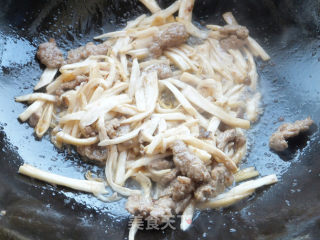 蒜苗牛肉的做法步骤：6