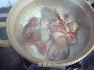 塘虱鱼煲仔饭的做法步骤：4