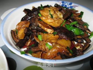 茄子干烧鸡的做法步骤：2