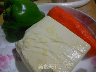 客家豆腐的做法步骤：1