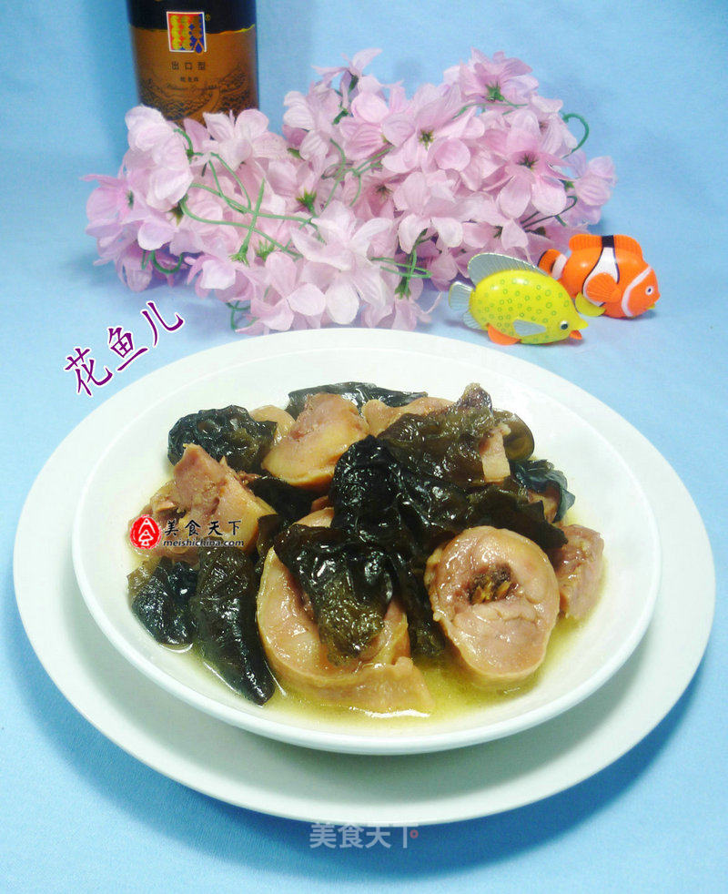 黑木耳煮腊鸡腿的做法