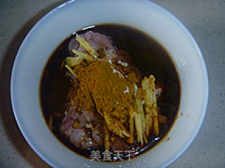 蒜香豆腐炒肉丝的做法步骤：2