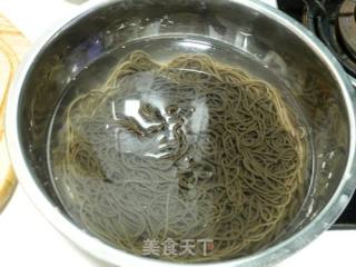 凉拌蕨根粉的做法步骤：2