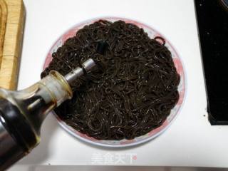 凉拌蕨根粉的做法步骤：4
