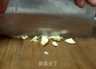 【经典衡东菜】《干苦瓜炒五花肉》的做法步骤：1