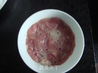 芦笋炒肉片的做法步骤：2