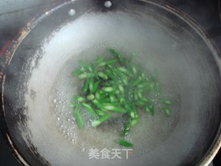 芦笋炒肉片的做法步骤：3