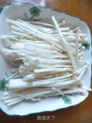 萝卜苗拌银针菇的做法步骤：4