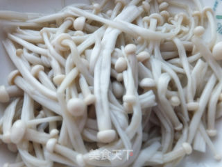 萝卜苗拌银针菇的做法步骤：6