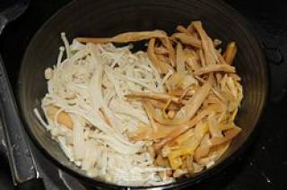 凉拌金针菇黄花菜的做法步骤：6
