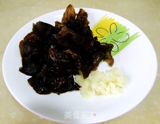 黑白两道的做法步骤：1
