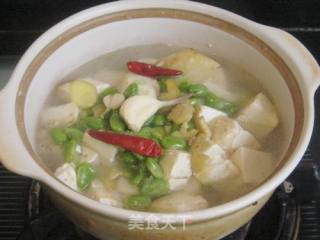 五花肉鲜虾豆腐煲的做法步骤：5