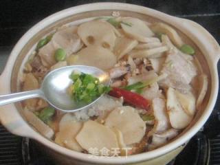 五花肉鲜虾豆腐煲的做法步骤：11