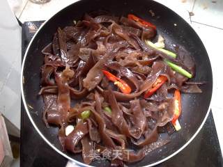 鸡蛋炒木耳的做法步骤：5
