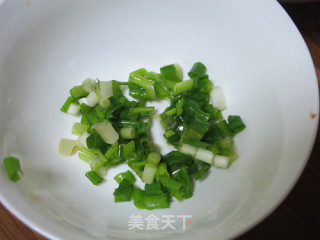 比酸辣土豆丝好吃：番茄土豆丝的做法步骤：3