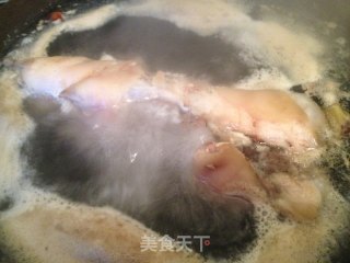 红烧猪蹄（豆瓣酱版）的做法步骤：4