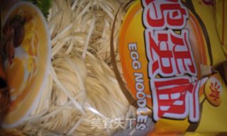 土豆炸酱面的做法步骤：1