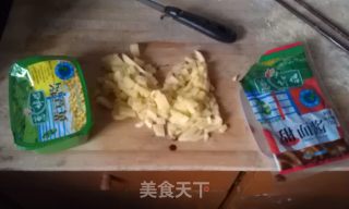 土豆炸酱面的做法步骤：2