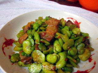【电饭锅美食】蚕豆炒腊肉的做法步骤：4