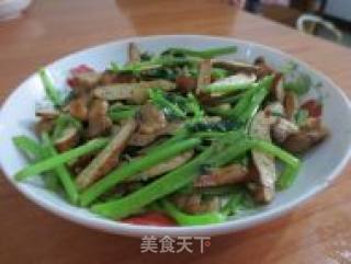 五香豆腐炒芹菜的做法步骤：6