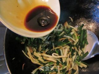 春韭炒双丝的做法步骤：8