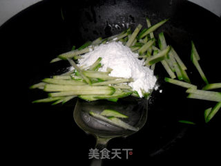 手擀面之“芝麻叶杂面条”的做法步骤：3
