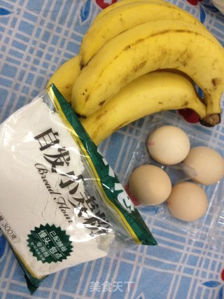 电饭煲香蕉蛋糕的做法步骤：1