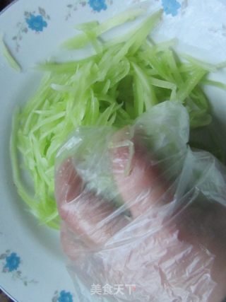 凉拌莴苣丝的做法步骤：5