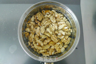 补脑佳品－甜酥核桃的做法步骤：4