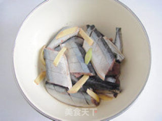 干煎秋刀—最简易的煎鱼的做法步骤：4