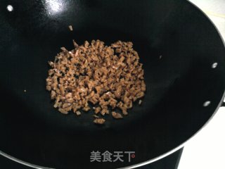 萝卜干炒鸡蛋的做法步骤：2