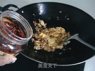 萝卜干炒鸡蛋的做法步骤：4